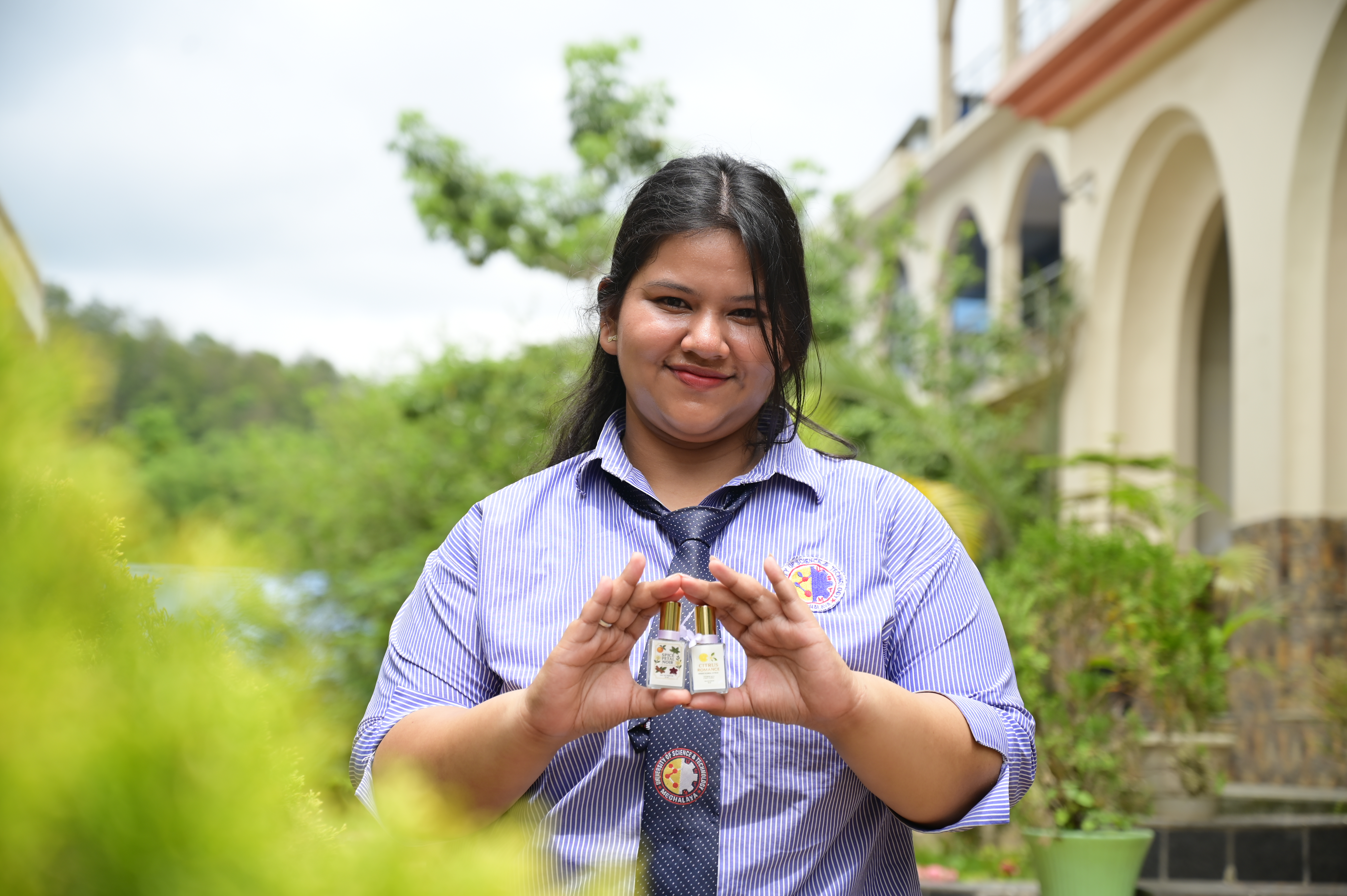 organic-perfumes-developed-by-students-of-the-botany-department-at-ustm